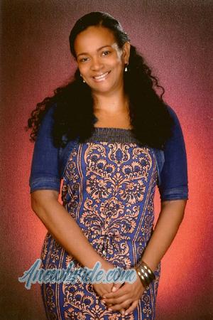 150090 - Vilma Age: 47 - Colombia