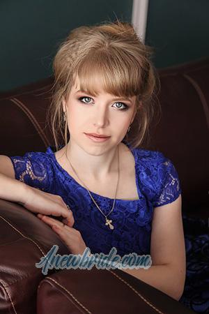 176507 - Elena Age: 32 - Russia