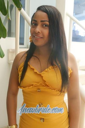 185730 - Leisle Age: 32 - Colombia