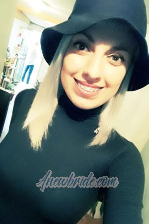 199625 - Mariana Age: 29 - Costa Rica