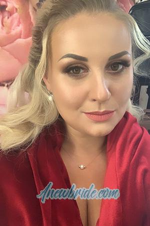 200372 - Antonina Age: 32 - Russia