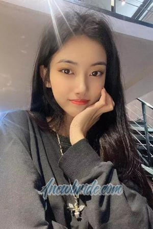 202583 - Jiayi Age: 21 - China