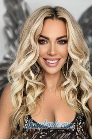 202746 - Yulia Age: 37 - Russia