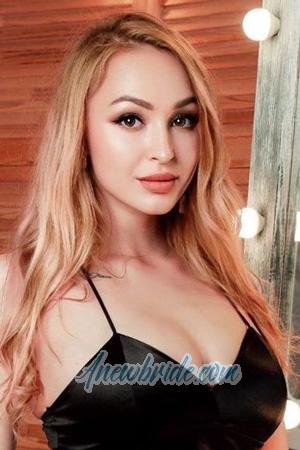 203465 - Veronica Age: 25 - Russia