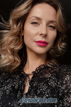 203964 - Ekaterina Age: 38 - Russia