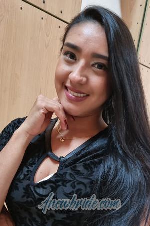 204160 - Jessica Age: 30 - Colombia