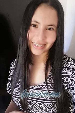 204180 - Arianna Age: 29 - Colombia