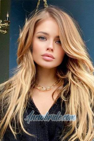 204978 - Irina Age: 27 - Russia