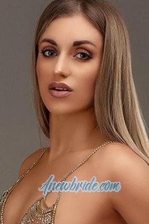 205054 - Elena Age: 31 - Ukraine