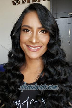 205243 - Daniela Age: 32 - Colombia