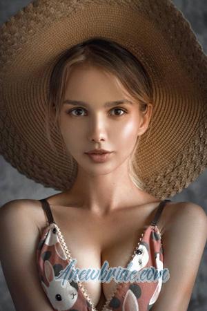 207451 - Diana Age: 25 - Russia