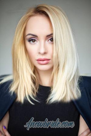 207460 - Malika Age: 37 - Ukraine