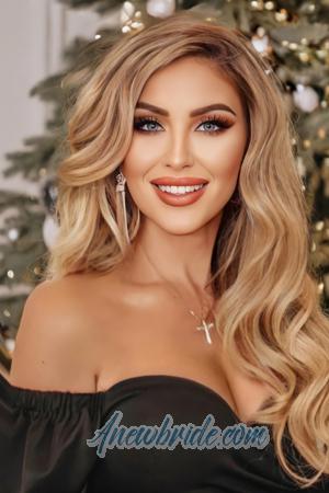 207892 - Victoria Age: 25 - Spain