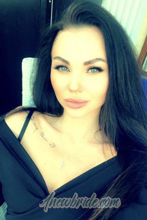 207924 - Elena Age: 32 - Ukraine