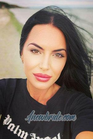 208544 - Natalya Age: 35 - Spain