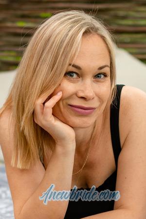 208683 - Tatiana Age: 39 - Italy