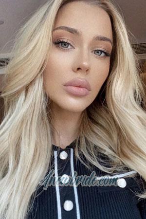 208756 - Iryna Age: 27 - China