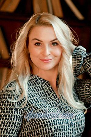 208810 - Natalia Age: 40 - Ukraine