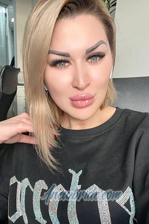 209123 - Irina Age: 33 - Ukraine