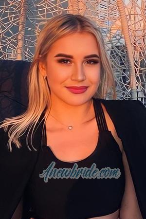 209203 - Snizhana Age: 20 - Poland