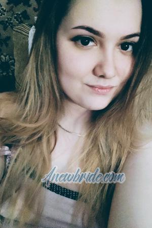 209423 - Olena Age: 22 - Ukraine