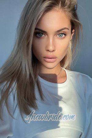 209791 - Polina Age: 21 - Russia