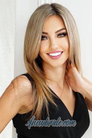 210652 - Albina Age: 33 - Germany