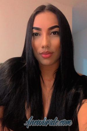 210692 - Yerlis Age: 28 - Colombia