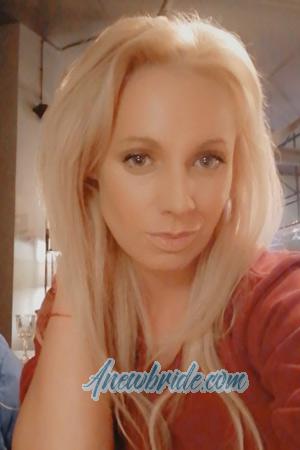 210764 - Ksenia Age: 38 - Russia