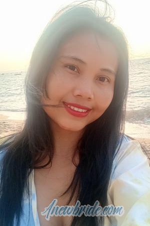 210935 - Anuchsara Age: 36 - Thailand