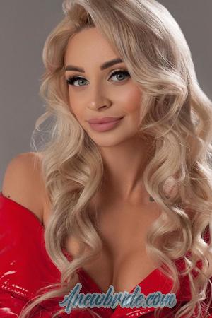 211232 - Olena Age: 28 - Ukraine