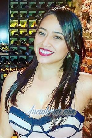 211249 - Daniela Age: 41 - Colombia