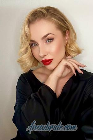 211816 - Irina Age: 27 - Ukraine