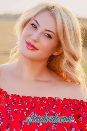 212120 - Yuliia Age: 45 - Ukraine