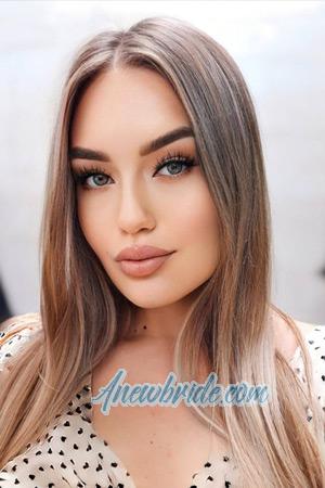 212602 - Violetta Age: 21 - Ukraine