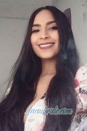 212984 - Diana Age: 26 - Colombia