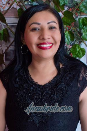 213006 - Alicia Age: 43 - Peru