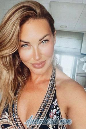 213087 - Oksana Age: 48 - France