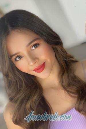 214051 - Daniela Age: 23 - Colombia