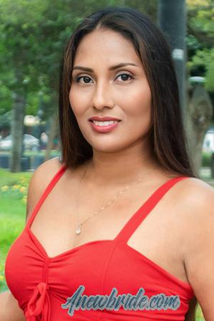 215360 - Aracelli Age: 32 - Peru