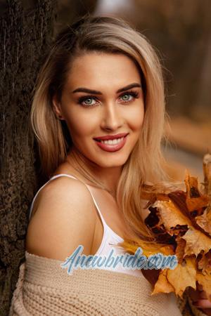 215431 - Diana Age: 32 - Ukraine