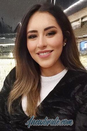 215451 - Mariana Age: 28 - Mexico