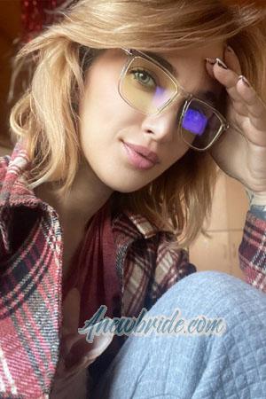 217027 - Alexandra Age: 34 - Ukraine