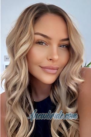 219119 - Sophie Marie Age: 32 - United Kingdom