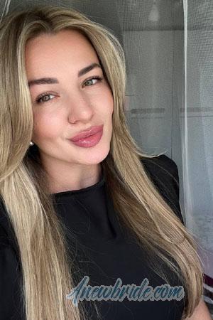 222201 - Alina Age: 30 - Ukraine