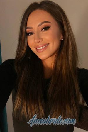 222414 - Valentina Age: 32 - Ukraine