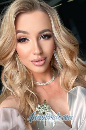 222421 - Yuliia Age: 26 - Ukraine