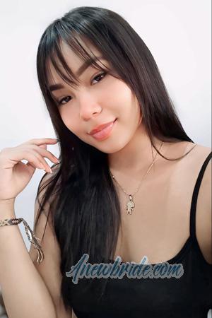 222639 - Daniela Age: 26 - Colombia