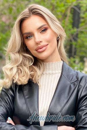 222999 - Olena Age: 32 - Ukraine