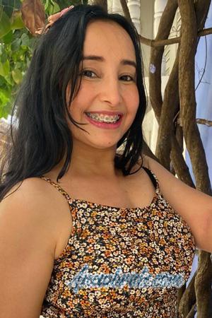 223203 - Brenda Age: 39 - Colombia